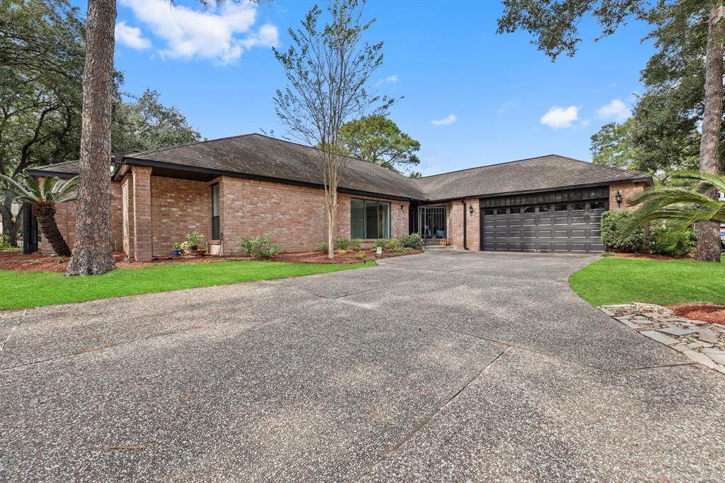 15734 1 Whitewater Lane, Houston, Texas 77079, 3 Bedrooms Bedrooms, 8 Rooms Rooms,2 BathroomsBathrooms,Single-family,For Sale,Whitewater,51620879