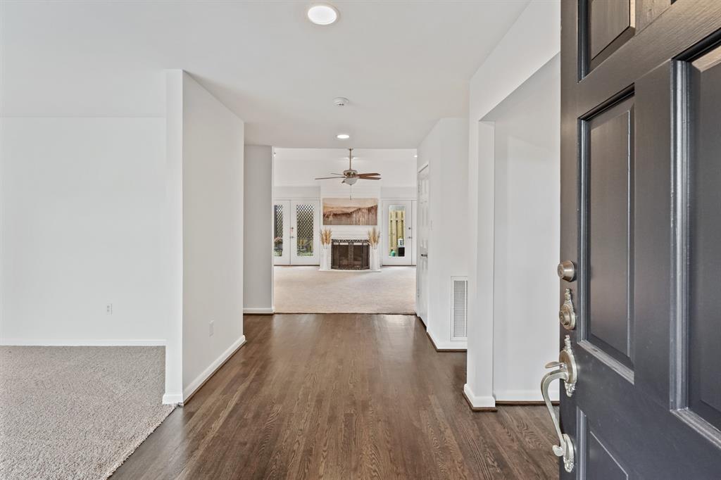 15734 1 Whitewater Lane, Houston, Texas 77079, 3 Bedrooms Bedrooms, 8 Rooms Rooms,2 BathroomsBathrooms,Single-family,For Sale,Whitewater,51620879