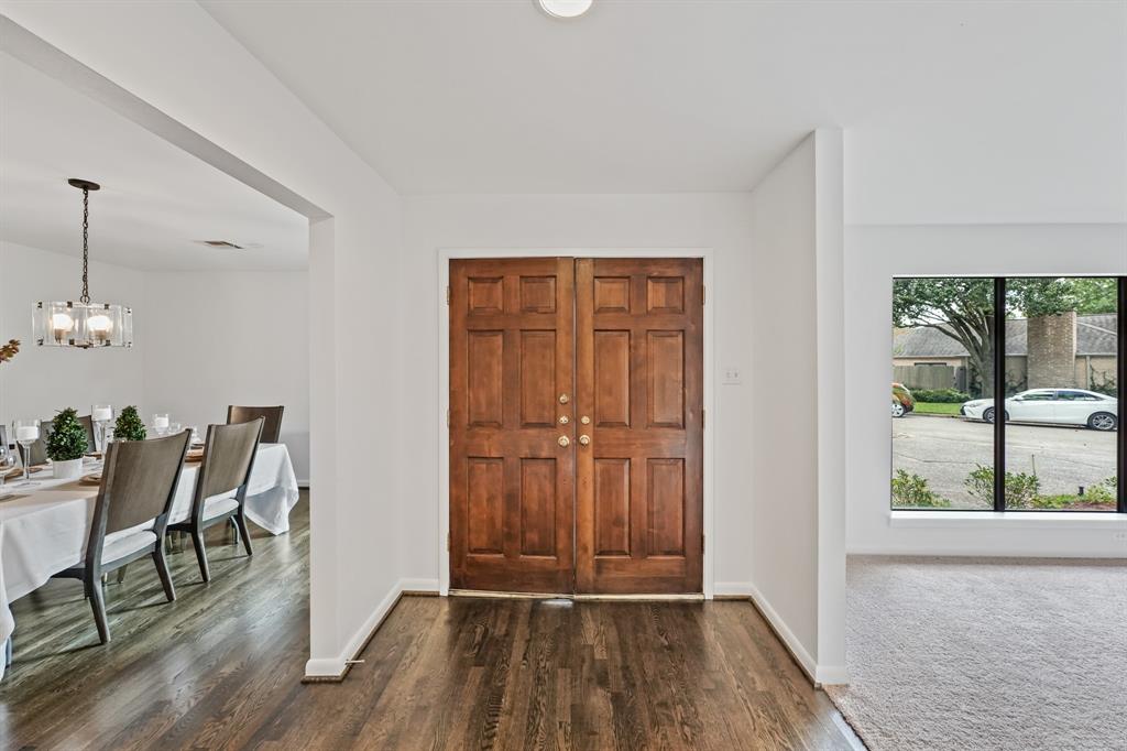 15734 1 Whitewater Lane, Houston, Texas 77079, 3 Bedrooms Bedrooms, 8 Rooms Rooms,2 BathroomsBathrooms,Single-family,For Sale,Whitewater,51620879