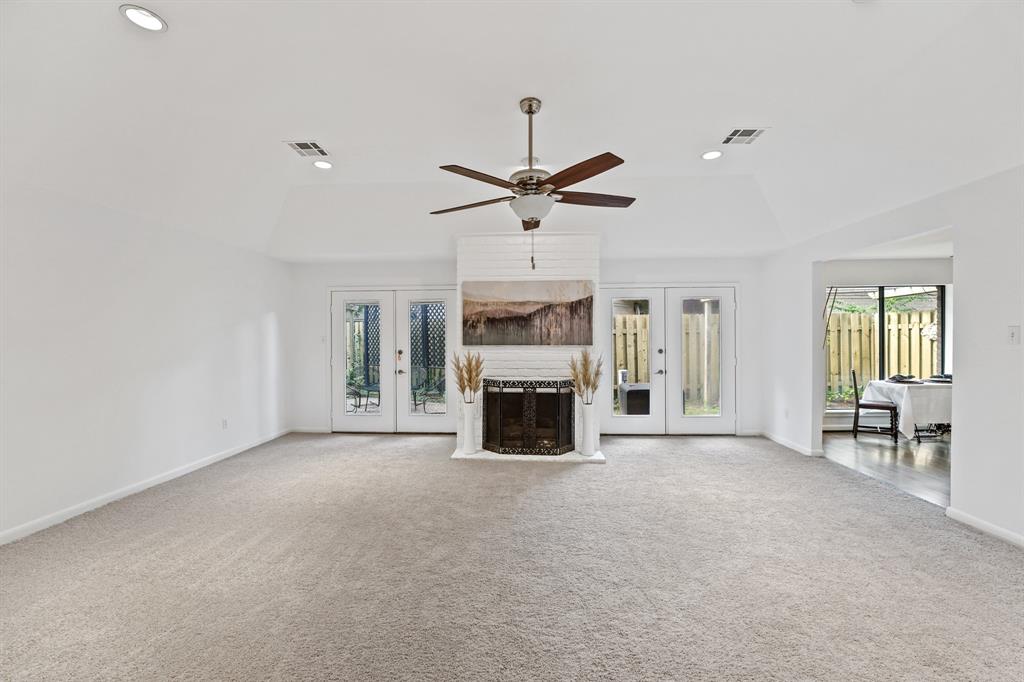 15734 1 Whitewater Lane, Houston, Texas 77079, 3 Bedrooms Bedrooms, 8 Rooms Rooms,2 BathroomsBathrooms,Single-family,For Sale,Whitewater,51620879