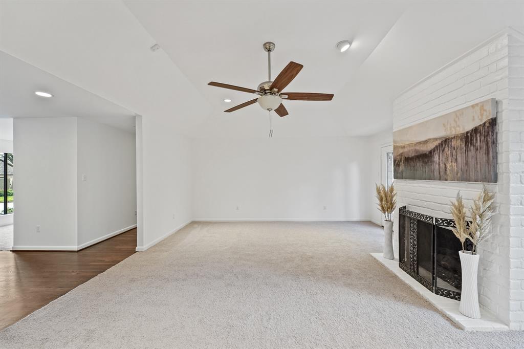 15734 1 Whitewater Lane, Houston, Texas 77079, 3 Bedrooms Bedrooms, 8 Rooms Rooms,2 BathroomsBathrooms,Single-family,For Sale,Whitewater,51620879