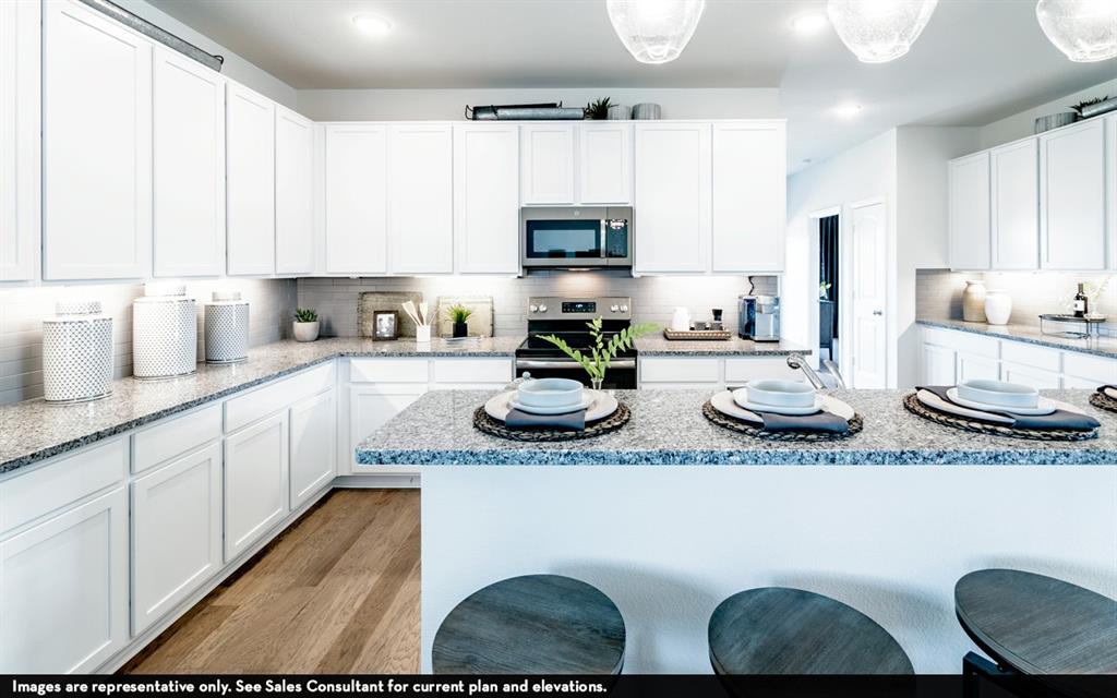 8023 1 Brooks Crossing Drive, Baytown, Texas 77521, 3 Bedrooms Bedrooms, 7 Rooms Rooms,2 BathroomsBathrooms,Single-family,For Sale,Brooks Crossing,52117848
