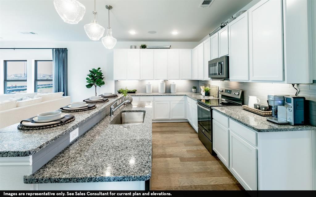 8023 1 Brooks Crossing Drive, Baytown, Texas 77521, 3 Bedrooms Bedrooms, 7 Rooms Rooms,2 BathroomsBathrooms,Single-family,For Sale,Brooks Crossing,52117848