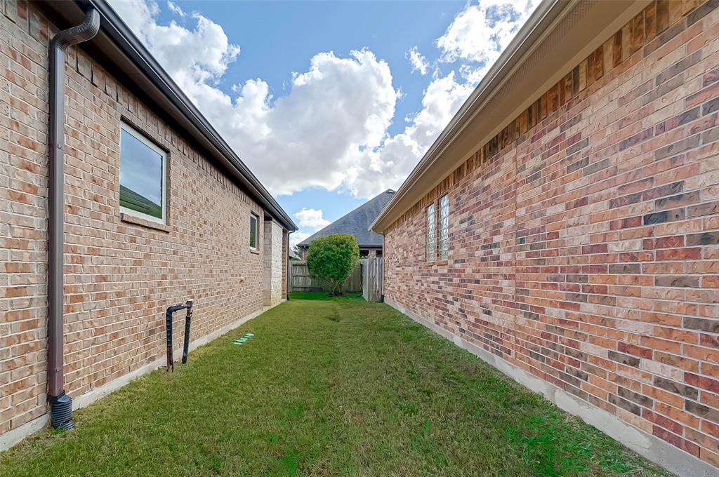 26915 1 Monterey Bend Lane, Katy, Texas 77494, 3 Bedrooms Bedrooms, 9 Rooms Rooms,3 BathroomsBathrooms,Single-family,For Sale,Monterey Bend,10827969