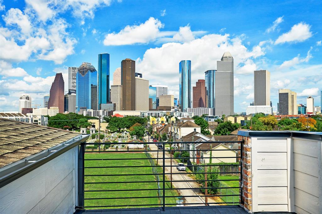 1504 3 Saulnier Street, Houston, Texas 77019, 3 Bedrooms Bedrooms, 8 Rooms Rooms,3 BathroomsBathrooms,Single-family,For Sale,Saulnier,53007213