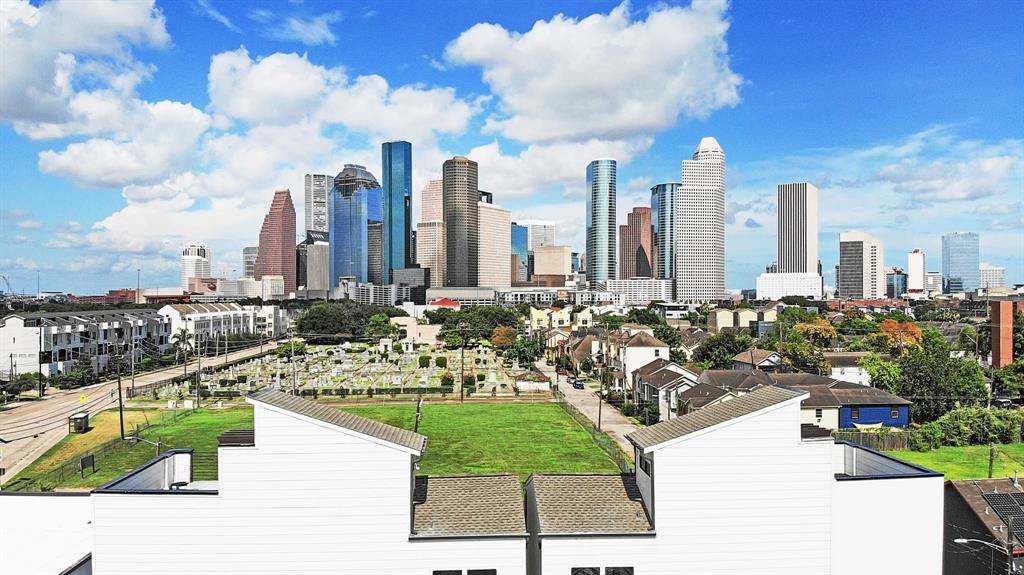 1504 3 Saulnier Street, Houston, Texas 77019, 3 Bedrooms Bedrooms, 8 Rooms Rooms,3 BathroomsBathrooms,Single-family,For Sale,Saulnier,53007213