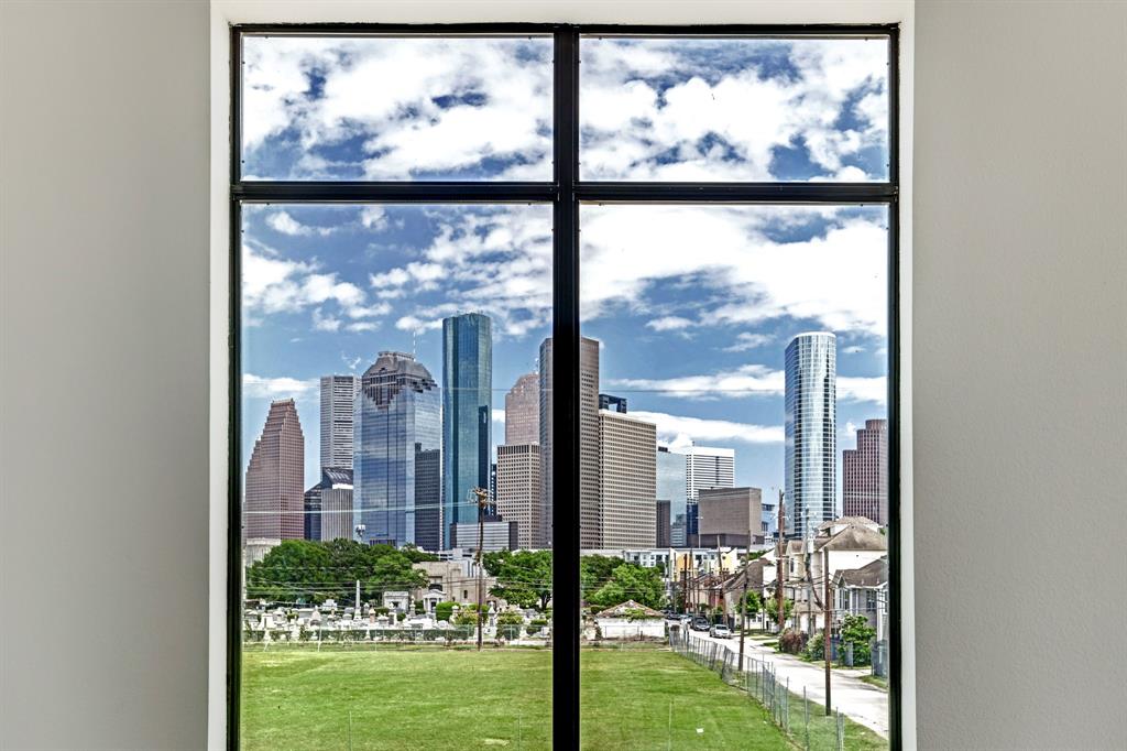 1504 3 Saulnier Street, Houston, Texas 77019, 3 Bedrooms Bedrooms, 8 Rooms Rooms,3 BathroomsBathrooms,Single-family,For Sale,Saulnier,53007213