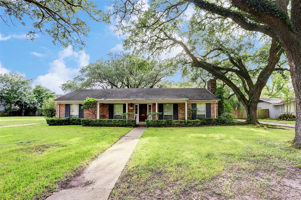 1166 1 Chimney Rock Road, Houston, Texas 77056, ,3 BathroomsBathrooms,Single-family,For Sale,Chimney Rock,76174155