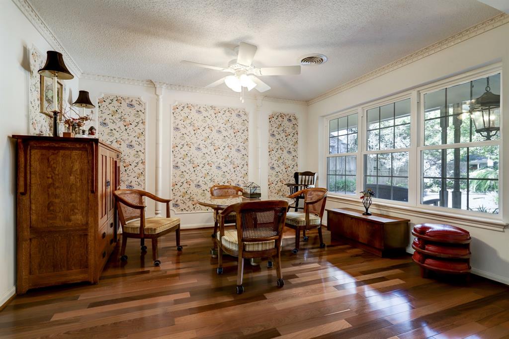 10307 1 Holly Springs Drive, Houston, Texas 77042, 4 Bedrooms Bedrooms, 9 Rooms Rooms,3 BathroomsBathrooms,Single-family,For Sale,Holly Springs,43986411