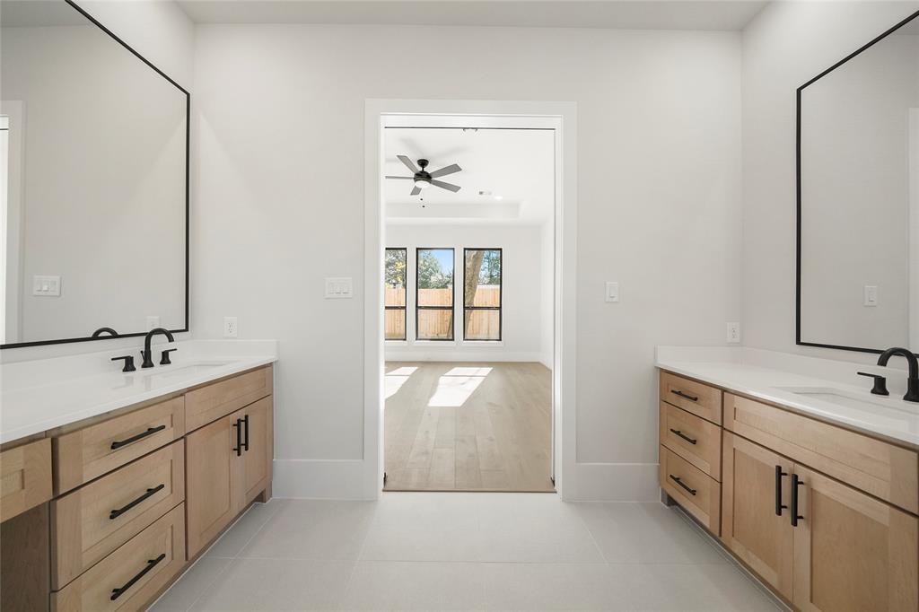 1427 2 Chamboard Lane, Houston, Texas 77018, 4 Bedrooms Bedrooms, 9 Rooms Rooms,4 BathroomsBathrooms,Single-family,For Sale,Chamboard,67713761