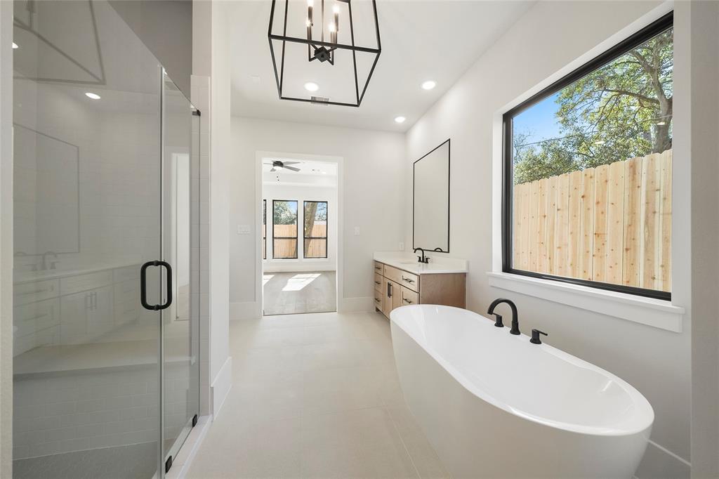1427 2 Chamboard Lane, Houston, Texas 77018, 4 Bedrooms Bedrooms, 9 Rooms Rooms,4 BathroomsBathrooms,Single-family,For Sale,Chamboard,67713761
