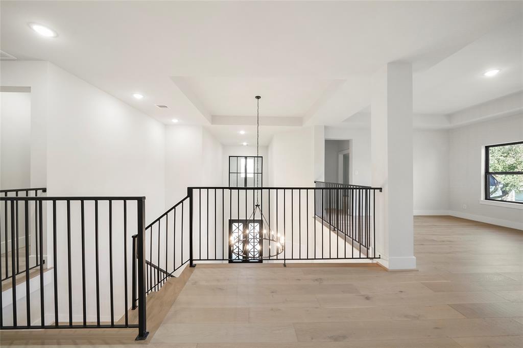 1427 2 Chamboard Lane, Houston, Texas 77018, 4 Bedrooms Bedrooms, 9 Rooms Rooms,4 BathroomsBathrooms,Single-family,For Sale,Chamboard,67713761