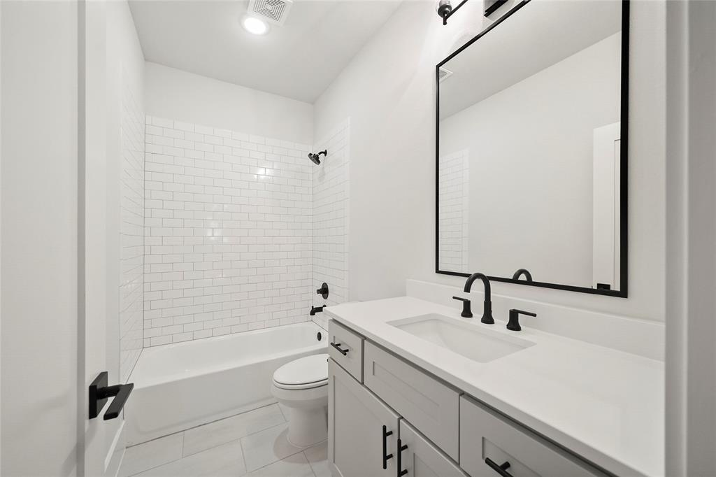 1427 2 Chamboard Lane, Houston, Texas 77018, 4 Bedrooms Bedrooms, 9 Rooms Rooms,4 BathroomsBathrooms,Single-family,For Sale,Chamboard,67713761