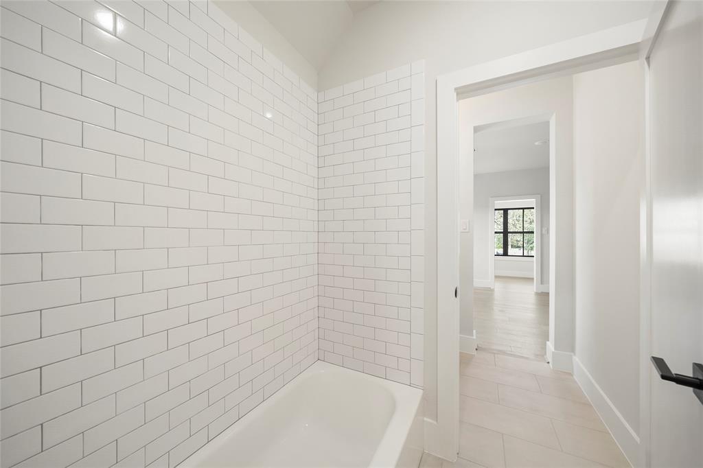 1427 2 Chamboard Lane, Houston, Texas 77018, 4 Bedrooms Bedrooms, 9 Rooms Rooms,4 BathroomsBathrooms,Single-family,For Sale,Chamboard,67713761