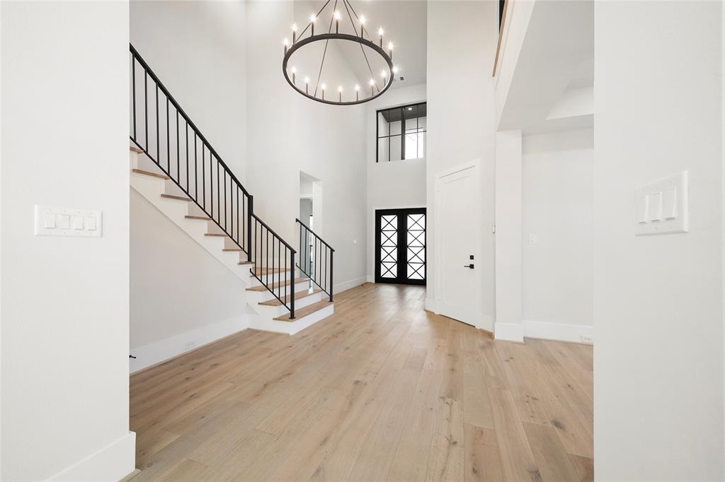 1427 2 Chamboard Lane, Houston, Texas 77018, 4 Bedrooms Bedrooms, 9 Rooms Rooms,4 BathroomsBathrooms,Single-family,For Sale,Chamboard,67713761
