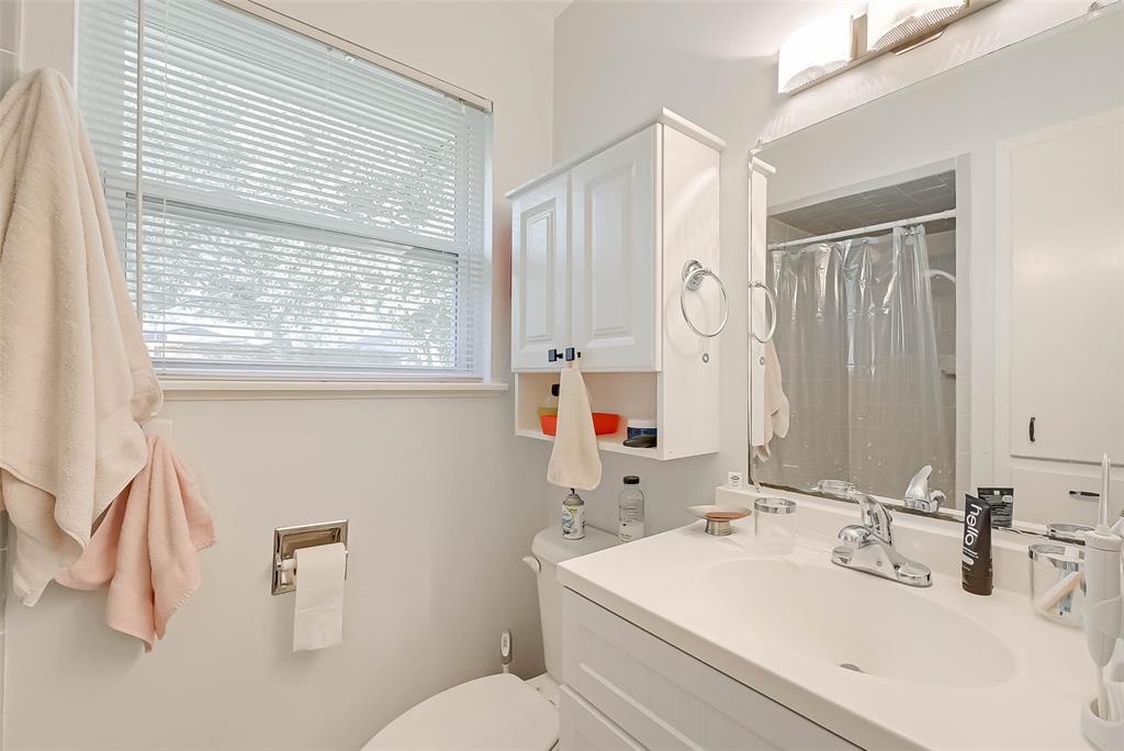 6006 1 Sanford Road, Houston, Texas 77096, 3 Bedrooms Bedrooms, 3 Rooms Rooms,2 BathroomsBathrooms,Single-family,For Sale,Sanford,61679285