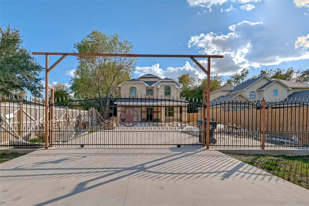 15315 2 Sam Road, Sugar Land, Texas 77498, 5 Bedrooms Bedrooms, 5 Rooms Rooms,5 BathroomsBathrooms,Single-family,For Sale,Sam,88067329