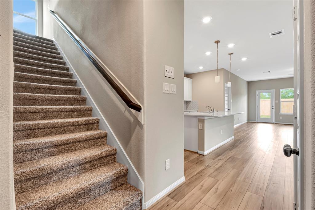 2513 2 Staplewood Springs Drive, Pearland, Texas 77089, 5 Bedrooms Bedrooms, 8 Rooms Rooms,4 BathroomsBathrooms,Single-family,For Sale,Staplewood Springs,56367613