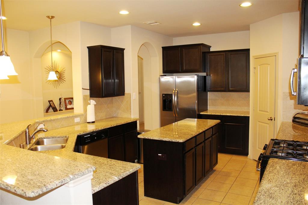 2423 2 Garden Shadow Drive, Conroe, Texas 77384, 4 Bedrooms Bedrooms, 9 Rooms Rooms,3 BathroomsBathrooms,Single-family,For Sale,Garden Shadow,65868578