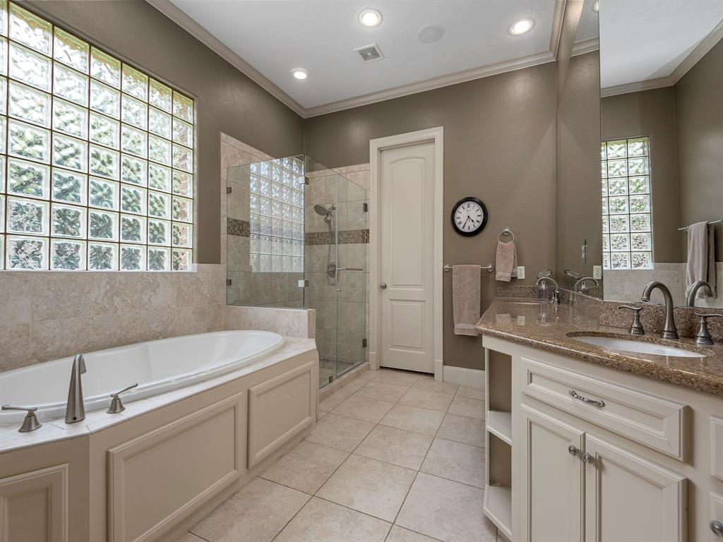 10 2 Silver Maple Place, The Woodlands, Texas 77382, 5 Bedrooms Bedrooms, 14 Rooms Rooms,4 BathroomsBathrooms,Single-family,For Sale,Silver Maple,23498246