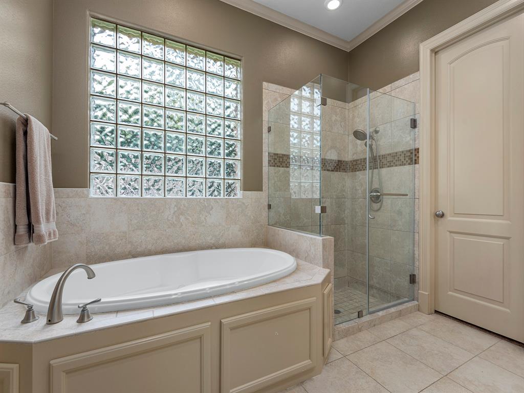 10 2 Silver Maple Place, The Woodlands, Texas 77382, 5 Bedrooms Bedrooms, 14 Rooms Rooms,4 BathroomsBathrooms,Single-family,For Sale,Silver Maple,23498246