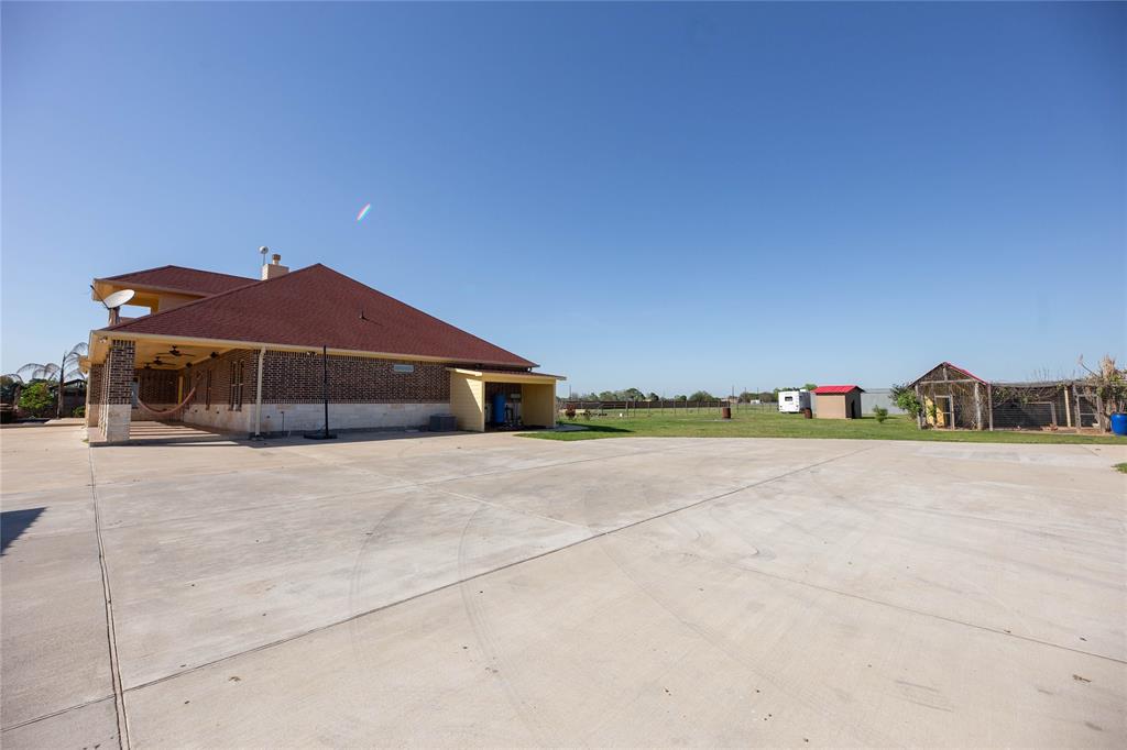 10702 1 Padon Road, Needville, Texas 77461, 6 Bedrooms Bedrooms, 6 Rooms Rooms,3 BathroomsBathrooms,Country Homes/acreage,For Sale,Padon,39647945