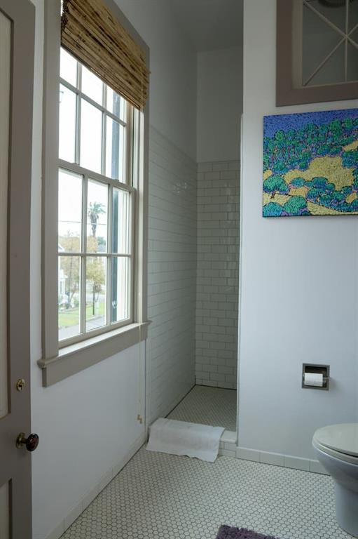 614 2 16th Street, Galveston, Texas 77550, 2 Bedrooms Bedrooms, 2 Rooms Rooms,1 BathroomBathrooms,Single-family,For Sale,16th,66730567