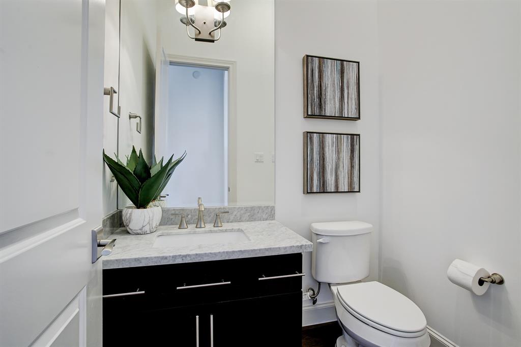 1552 3 Whispering Pines Drive, Houston, Texas 77055, 3 Bedrooms Bedrooms, 8 Rooms Rooms,3 BathroomsBathrooms,Single-family,For Sale,Whispering Pines,88902137