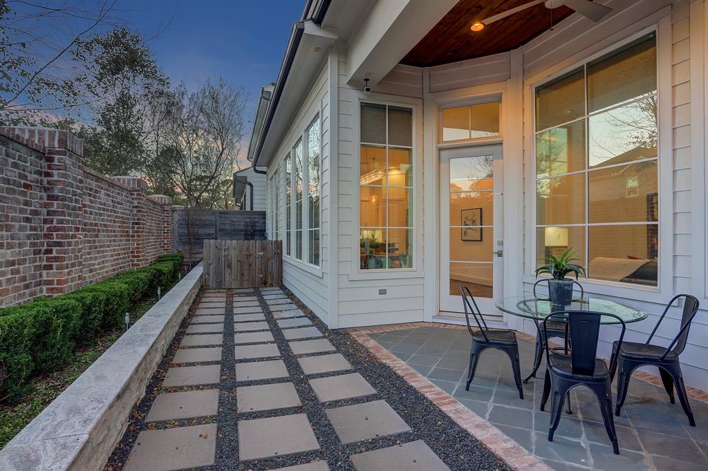 1552 3 Whispering Pines Drive, Houston, Texas 77055, 3 Bedrooms Bedrooms, 8 Rooms Rooms,3 BathroomsBathrooms,Single-family,For Sale,Whispering Pines,88902137