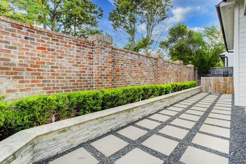 1552 3 Whispering Pines Drive, Houston, Texas 77055, 3 Bedrooms Bedrooms, 8 Rooms Rooms,3 BathroomsBathrooms,Single-family,For Sale,Whispering Pines,88902137