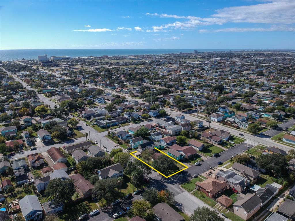 5201 2 Avenue O 1/2, Galveston, Texas 77551, ,3 BathroomsBathrooms,Multi-family,For Sale,Avenue O 1/2,3085597