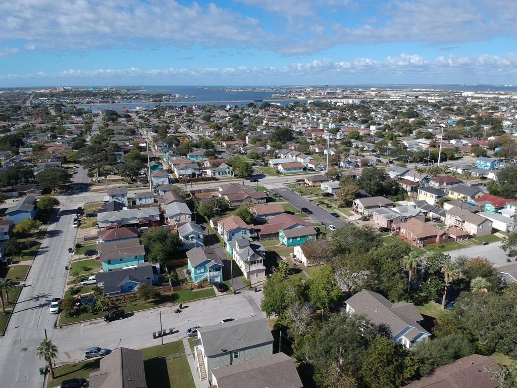 5201 2 Avenue O 1/2, Galveston, Texas 77551, ,3 BathroomsBathrooms,Multi-family,For Sale,Avenue O 1/2,3085597