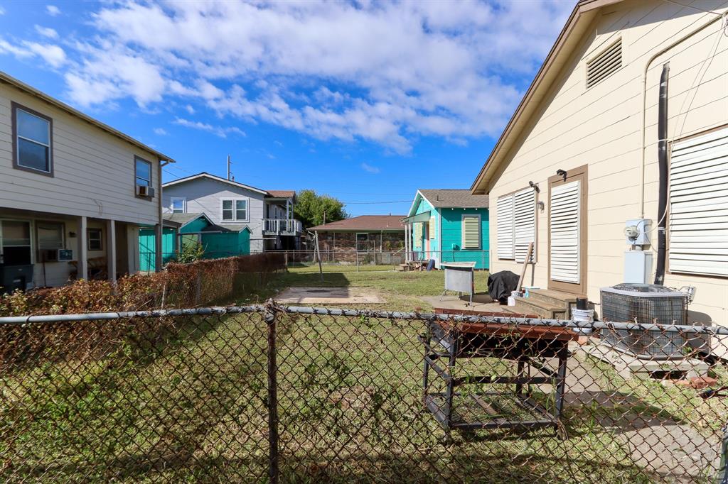 5201 2 Avenue O 1/2, Galveston, Texas 77551, ,3 BathroomsBathrooms,Multi-family,For Sale,Avenue O 1/2,3085597