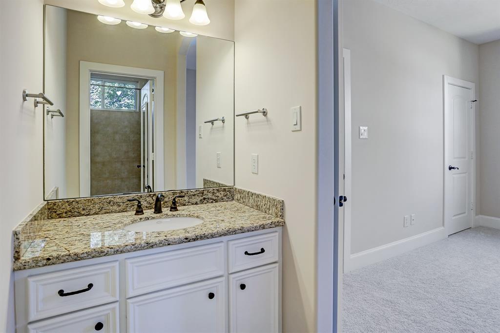 547 2 Wisteria Street, Bellaire, Texas 77401, 4 Bedrooms Bedrooms, 12 Rooms Rooms,3 BathroomsBathrooms,Single-family,For Sale,Wisteria,88473696