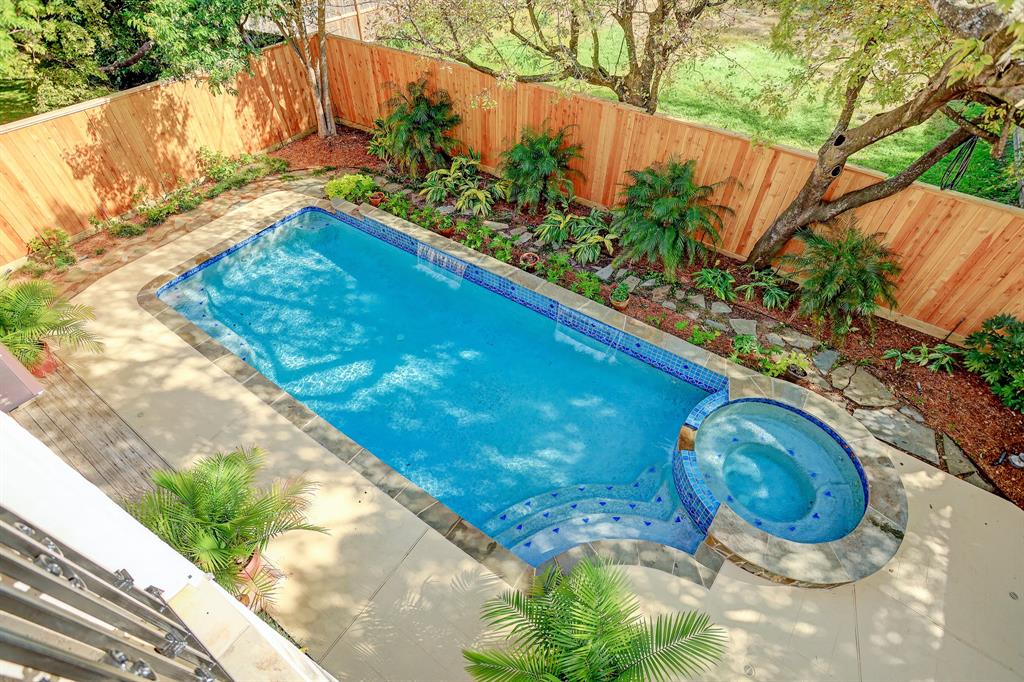 547 2 Wisteria Street, Bellaire, Texas 77401, 4 Bedrooms Bedrooms, 12 Rooms Rooms,3 BathroomsBathrooms,Single-family,For Sale,Wisteria,88473696