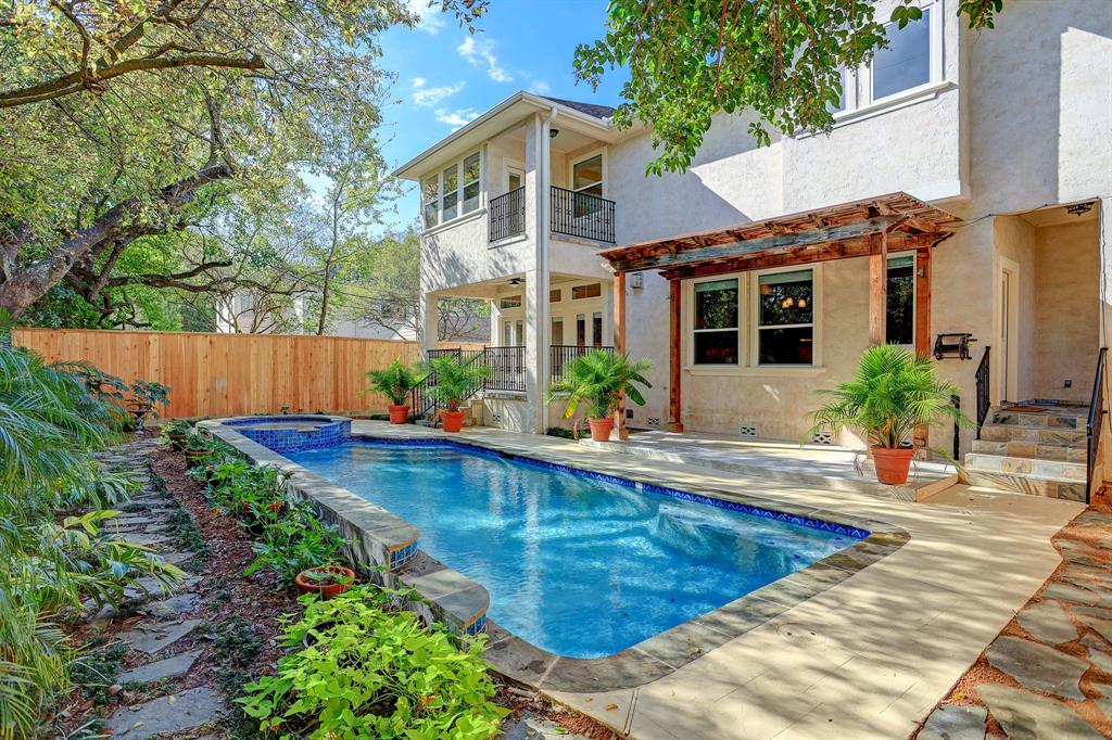 547 2 Wisteria Street, Bellaire, Texas 77401, 4 Bedrooms Bedrooms, 12 Rooms Rooms,3 BathroomsBathrooms,Single-family,For Sale,Wisteria,88473696