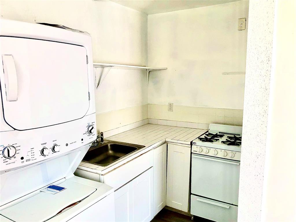 3257 2 Winbern Street, Houston, Texas 77004, 2 Bedrooms Bedrooms, ,1 BathroomBathrooms,Multi-family,For Sale,Winbern,52176482