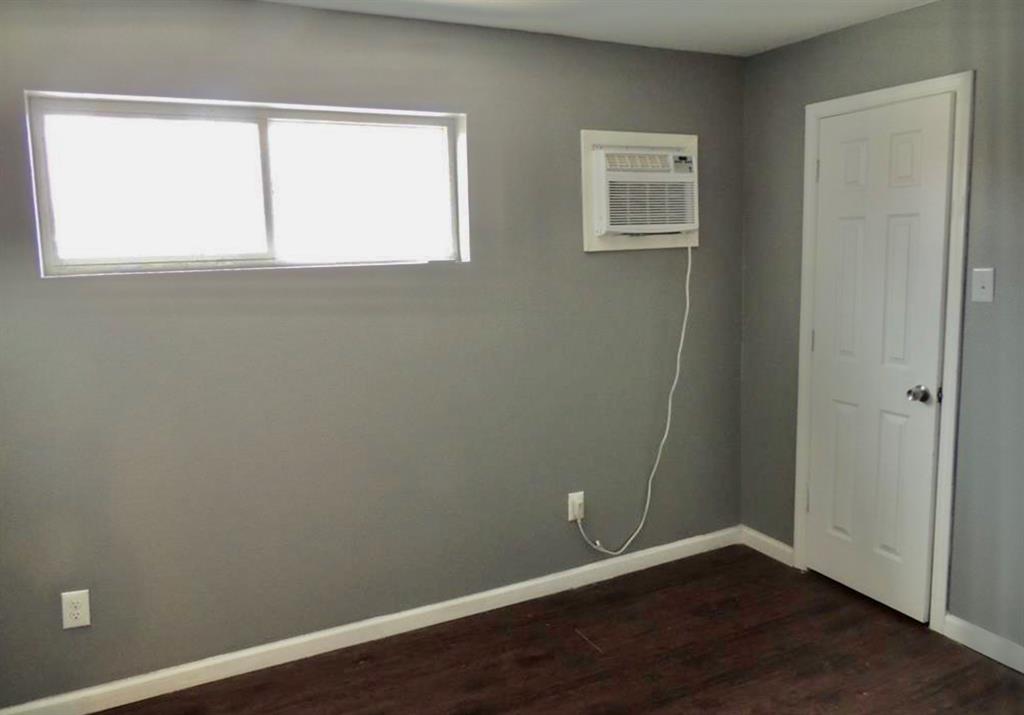 3257 2 Winbern Street, Houston, Texas 77004, 2 Bedrooms Bedrooms, ,1 BathroomBathrooms,Multi-family,For Sale,Winbern,52176482