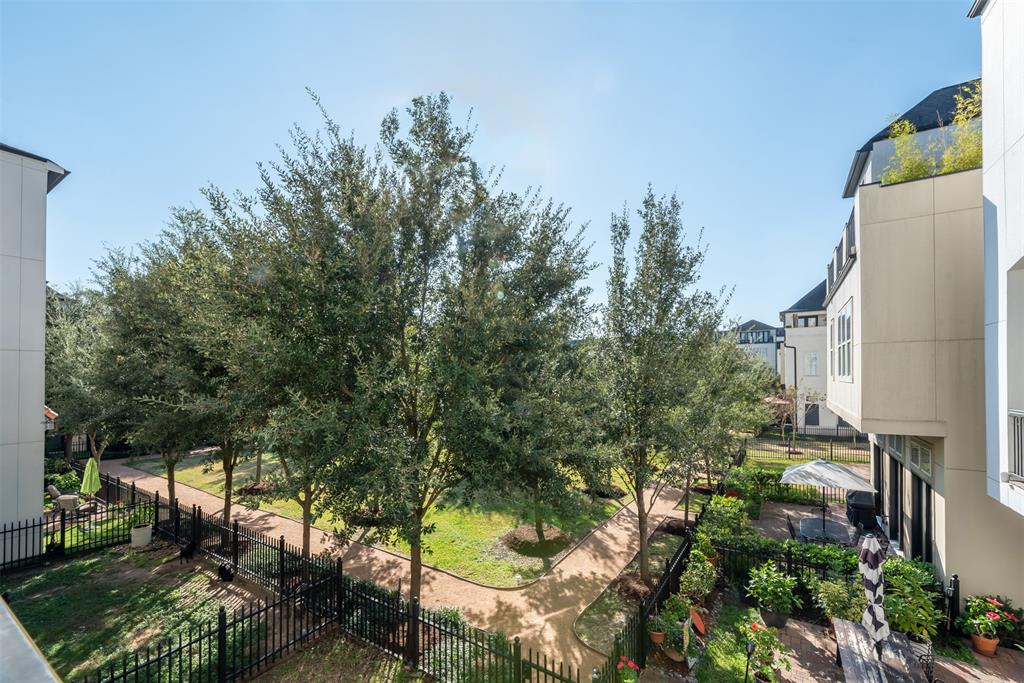 10935 3 Wrenwood Green, Houston, Texas 77043, 3 Bedrooms Bedrooms, 7 Rooms Rooms,3 BathroomsBathrooms,Single-family,For Sale,Wrenwood,22785552