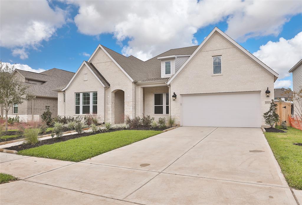 10023 1 Golden Woods Drive, Missouri City, Texas 77459, 4 Bedrooms Bedrooms, 9 Rooms Rooms,3 BathroomsBathrooms,Single-family,For Sale,Golden Woods,77803792