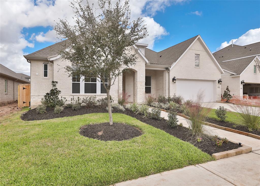 10023 1 Golden Woods Drive, Missouri City, Texas 77459, 4 Bedrooms Bedrooms, 9 Rooms Rooms,3 BathroomsBathrooms,Single-family,For Sale,Golden Woods,77803792