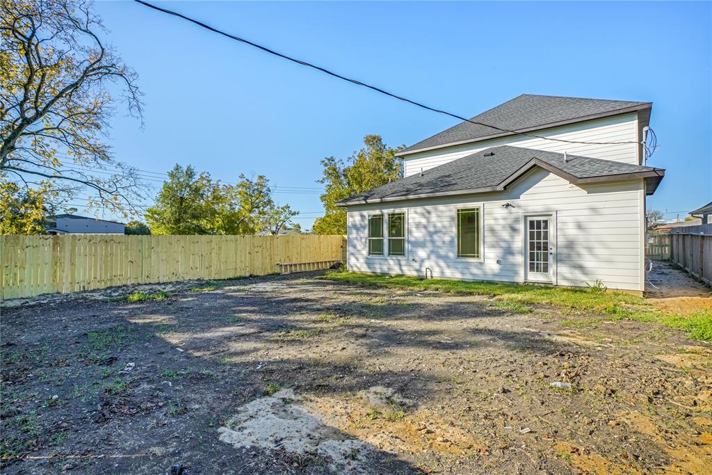 408 2 6TH Street, La Porte, Texas 77571, 4 Bedrooms Bedrooms, 10 Rooms Rooms,2 BathroomsBathrooms,Single-family,For Sale,6TH,67842668