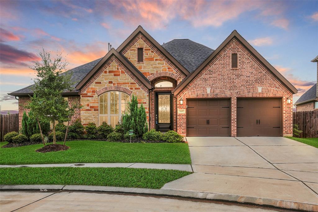 3107 1 Shadow View Lane, Missouri City, Texas 77459, 4 Bedrooms Bedrooms, 8 Rooms Rooms,3 BathroomsBathrooms,Single-family,For Sale,Shadow View,60970271