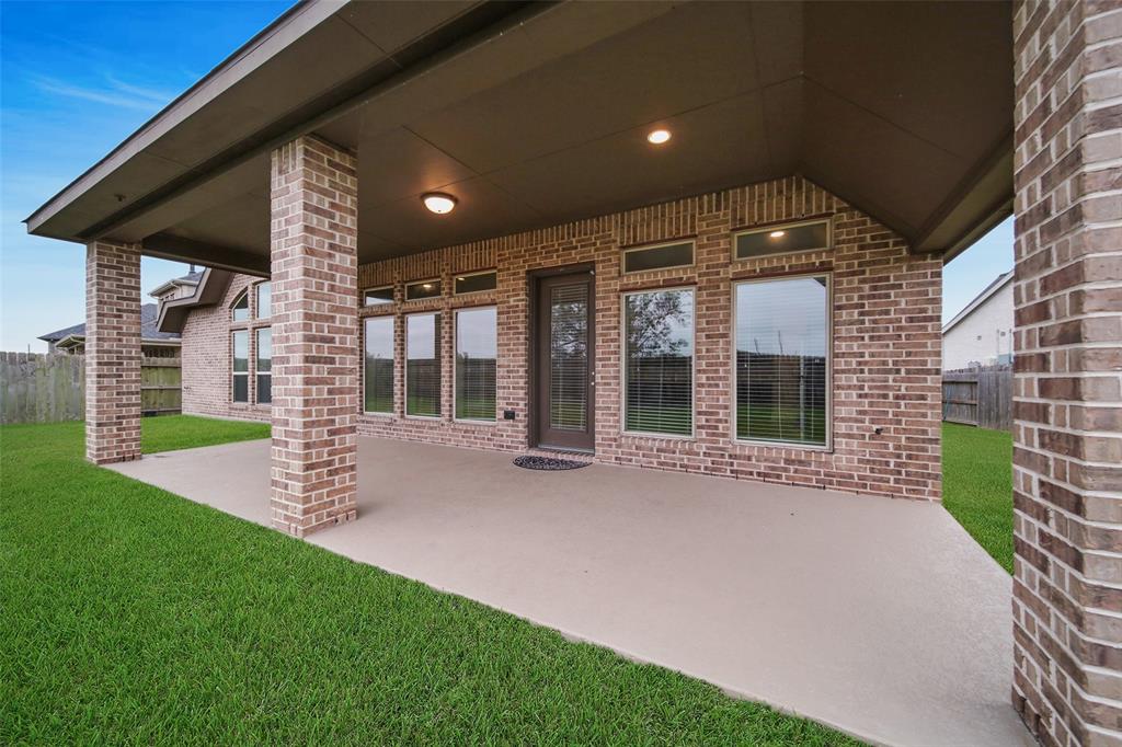 3107 1 Shadow View Lane, Missouri City, Texas 77459, 4 Bedrooms Bedrooms, 8 Rooms Rooms,3 BathroomsBathrooms,Single-family,For Sale,Shadow View,60970271
