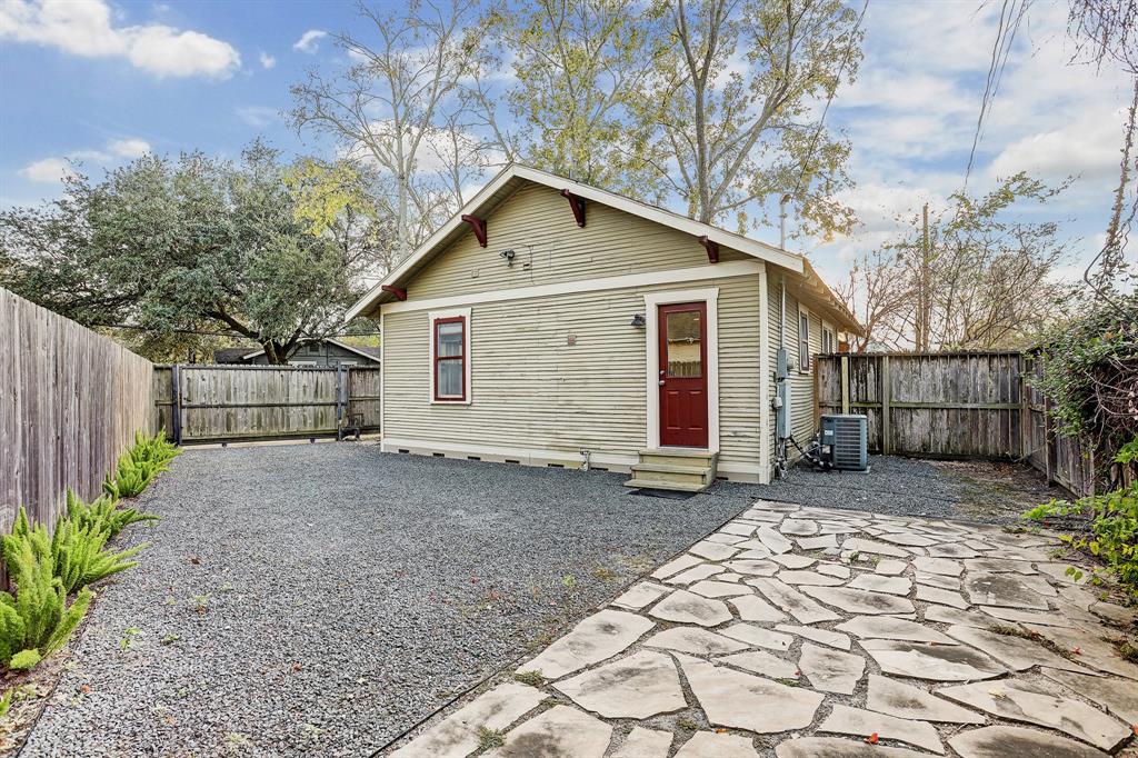 901 1 23rd Street, Houston, Texas 77009, 2 Bedrooms Bedrooms, 4 Rooms Rooms,1 BathroomBathrooms,Single-family,For Sale,23rd,75118084