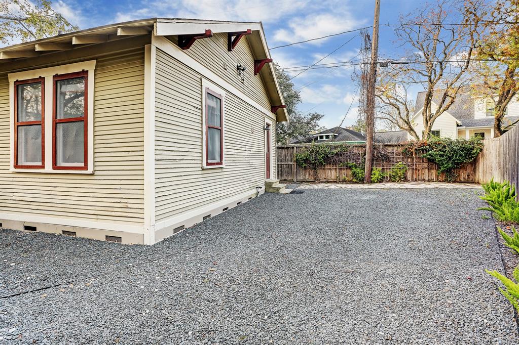 901 1 23rd Street, Houston, Texas 77009, 2 Bedrooms Bedrooms, 4 Rooms Rooms,1 BathroomBathrooms,Single-family,For Sale,23rd,75118084
