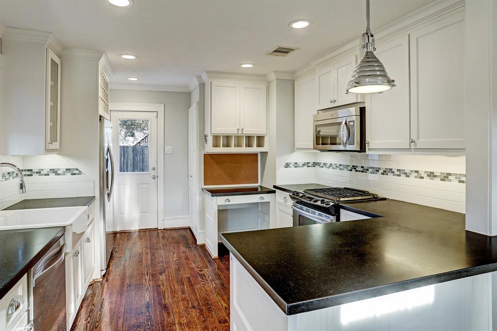 901 1 23rd Street, Houston, Texas 77009, 2 Bedrooms Bedrooms, 4 Rooms Rooms,1 BathroomBathrooms,Single-family,For Sale,23rd,75118084