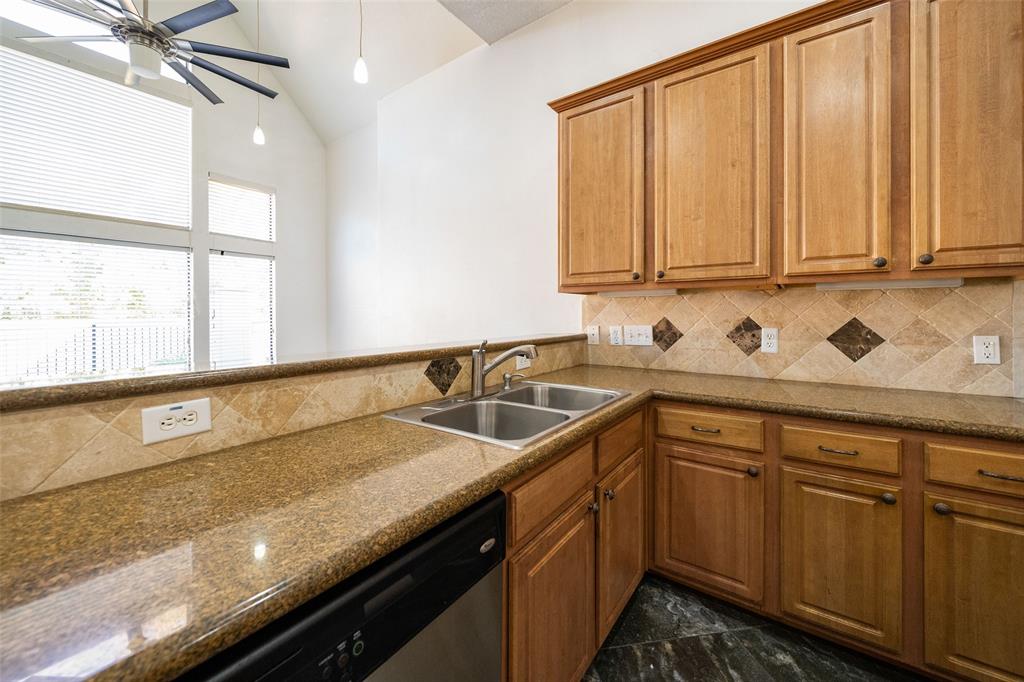 5254 2 Lakeshore Drive, Willis, Texas 77318, 3 Bedrooms Bedrooms, 3 Rooms Rooms,3 BathroomsBathrooms,Single-family,For Sale,Lakeshore,81170150