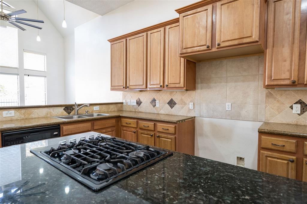 5254 2 Lakeshore Drive, Willis, Texas 77318, 3 Bedrooms Bedrooms, 3 Rooms Rooms,3 BathroomsBathrooms,Single-family,For Sale,Lakeshore,81170150