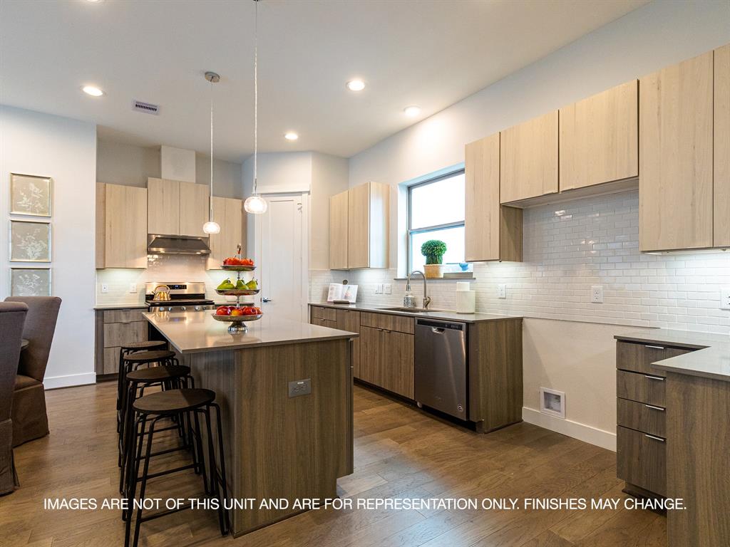 3310 4 Pease Street, Houston, Texas 77003, 3 Bedrooms Bedrooms, 11 Rooms Rooms,3 BathroomsBathrooms,Single-family,For Sale,Pease,73759836